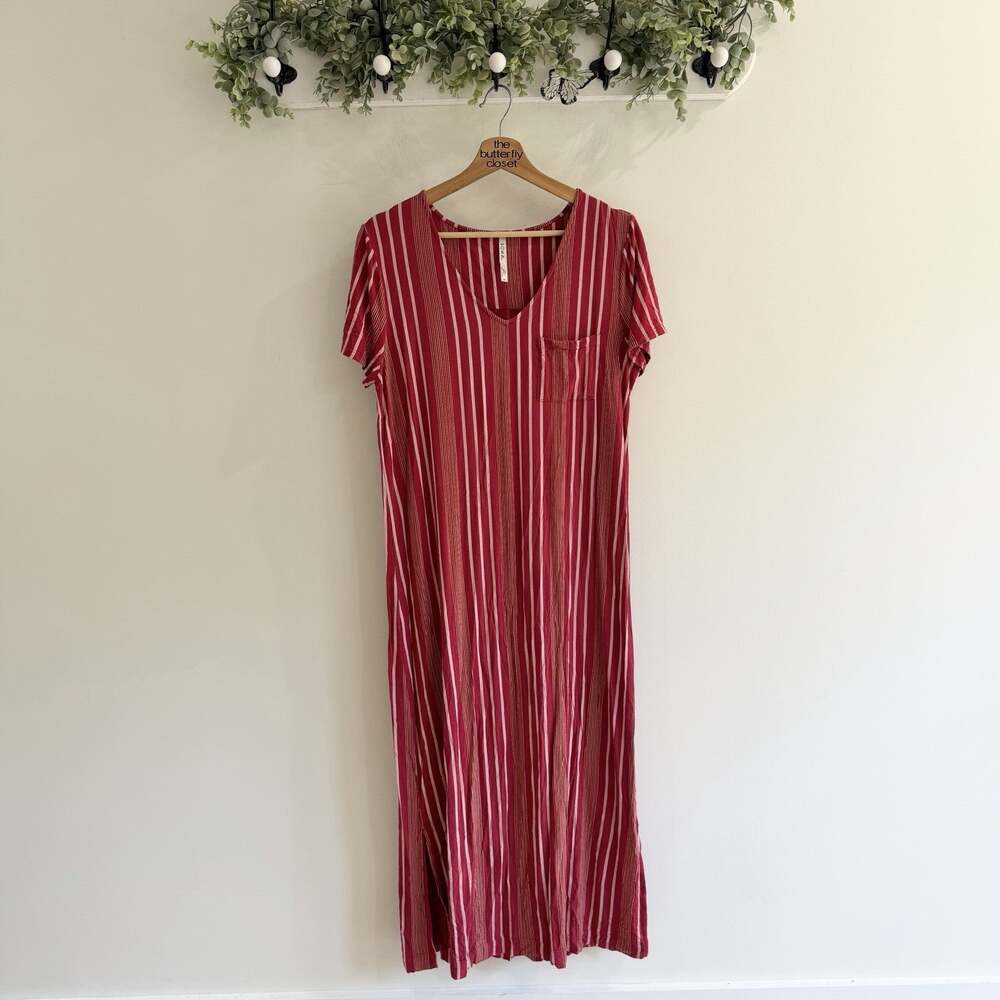 Soma Red Striped Rayon Cool Nights Sleepshirt Medium S7065